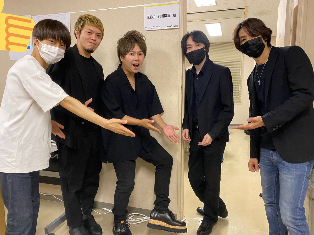 SonosukeTakao's tweet photo. 「THE∞×Family team.Fight」終演しました!
今回も劇伴、歌もの曲など作らせていただいて、バンドでも出演しました!🎹
熱い演技が最高でした!
お疲れ様でした!
#8mf #ジエイト雨汐 https://t.co/mfNGSAHbox