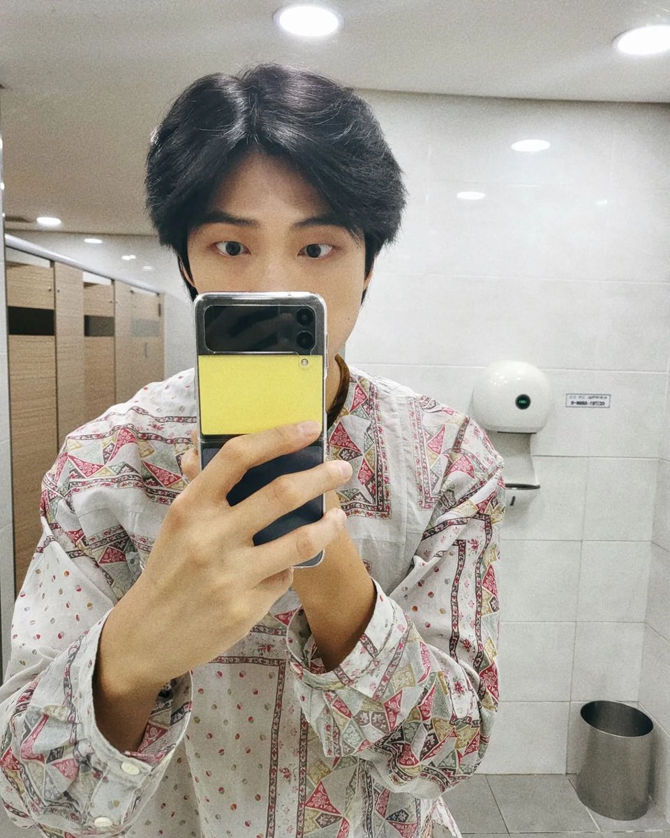 MinYoonieGigi's tweet photo. #NAMJOON 

📍INSTAGRAM
[IG] rkive (RM🐨)

[RM🐨]💬: Gracias fue divertido!!
#Mcar #Mubang 

🔗: https://t.co/aIrwRM00CE

@BTS_twt #RN #BTSRM 

♡윤기🌺🌸💗lᶦⁿᶠᵒ ｢ʸᵉᵗ ᵗᵒ ᶜᵒᵐᵉ｣シ ✪ https://t.co/1LW2UKpNWQ