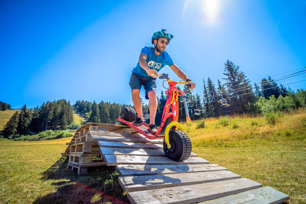 [💙BONNE FÊTE DES PÈRES 👨]

Joyeuse fête à tous les papas (et surtout ceux qui viennent aux 7 Laux) !