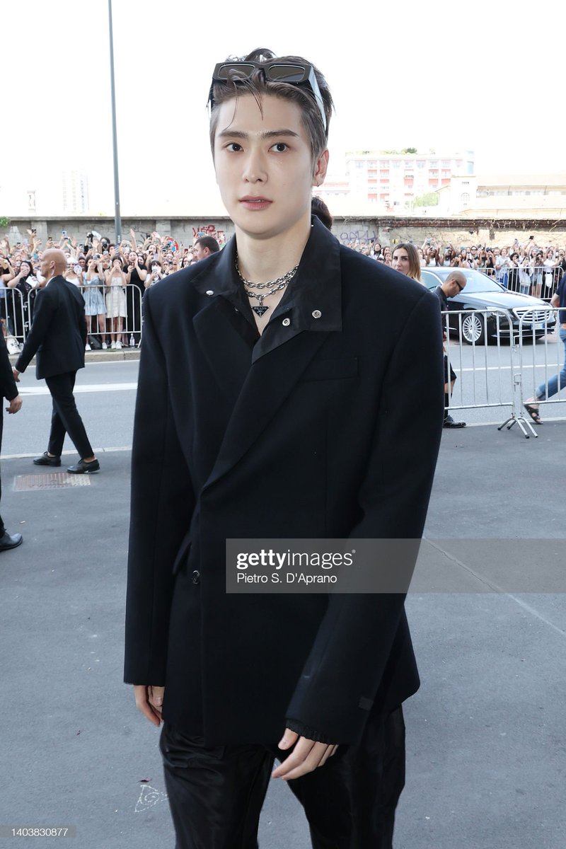 CloutNewsMedia's tweet photo. JAEHYUN of NCT looks amazing in new pictures from the Prada SS23 Menswear Collection event today 📸🤍 

Signor Jaehyun per Prada #PradaSS23 #JAEHYUN #PradaMFWxJaehyun https://t.co/le03mkVOkx