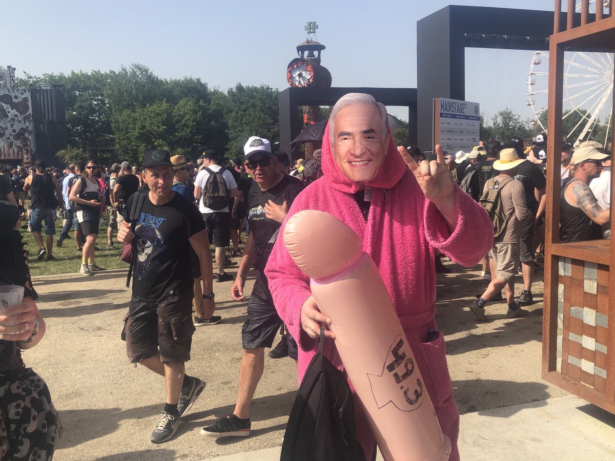 StephanePajot44's tweet photo. Y’a des people au #Hellfest https://t.co/da71lPcyGp