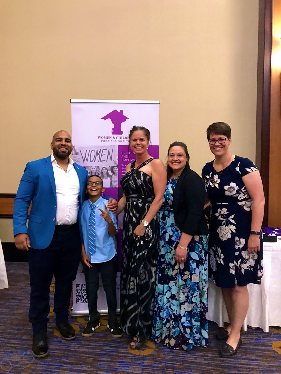 Honoured to present at the 1st Annual Fundraising Gala for the WCP Shelter on behalf of <a href="/PeelPolice/">Peel Regional Police</a> #IPV. Such an incredible team dedicated to supporting women and children who have survived abusive situations.