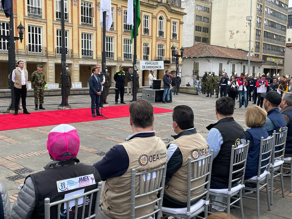 OEA_oficial's tweet photo. La Misión de Observación Electoral de la #OEAenColombia,estuvo presente en la ceremonia oficial de apertura de la 2da vuelta de las #EleccionesColombia donde más de 39 millones de colombian@s elegirán a su próximo Presidente. https://t.co/j8gDbjIUa1