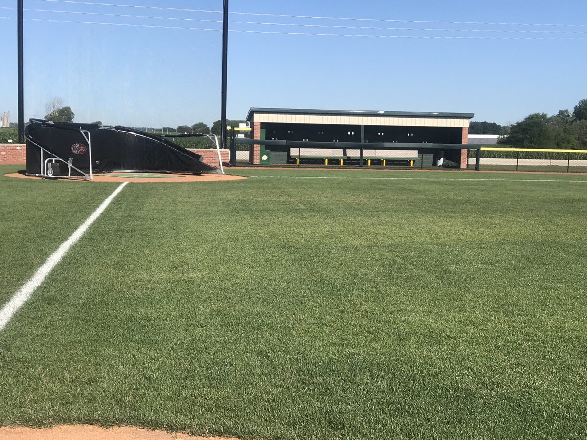 Great place to spend Father’s Day. Come on out and enjoy beautiful day at the park. First pitch at 1pm. #royalgiants