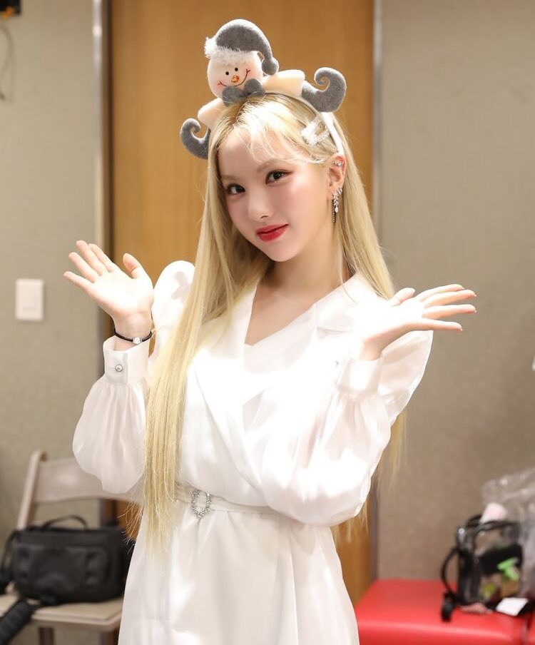 Hiii, baru balik ke akun inii
Mau mutualan nggak? Like aja ya kalo nggak rt nanti aku follow, jangan lupa fb aja
Fambest? Gedor dm ajaa

#roleplayerindonesia #roleplayer #roleplayeraccount