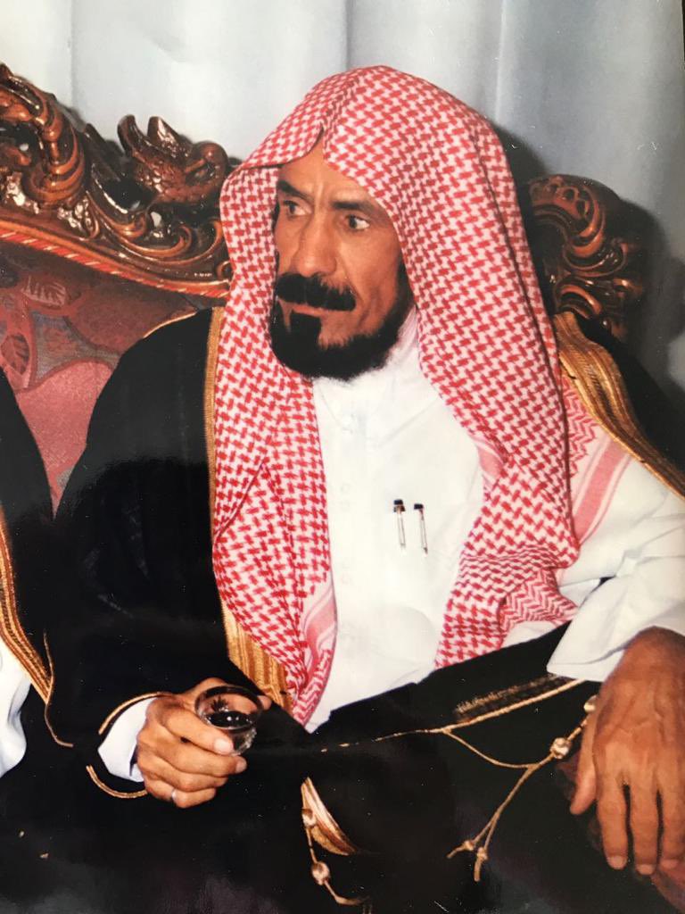 AbdAlaziz_frayn's tweet photo. ذِكرَى ::

رحم الله " أباً " أتعبني فِراقه …
ورحم الله " أباً " زرع فينا القيّم الإسلامية والإنسانية والمرؤة .    #يوم_الاب_العالمي https://t.co/YyhJM9mVsG