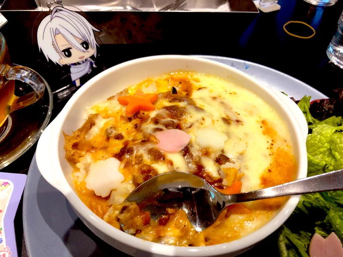 食べ始めてから色々持ってきたことを思い出す〜友達のひざまるのカレーライスとくわなごうのクリームソーダを添えて〜 