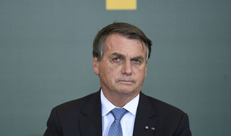 almayadeen_es's tweet photo. Culpan a Bolsonaro del asesinato en la Amazonía https://t.co/q7jbkuCaSd #Bolsonro #Amazonia #Asesinato #19Junio https://t.co/rkQiRsluX1