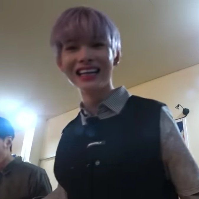 무라 웃는 거 보기만 해두 행복해져 🥹