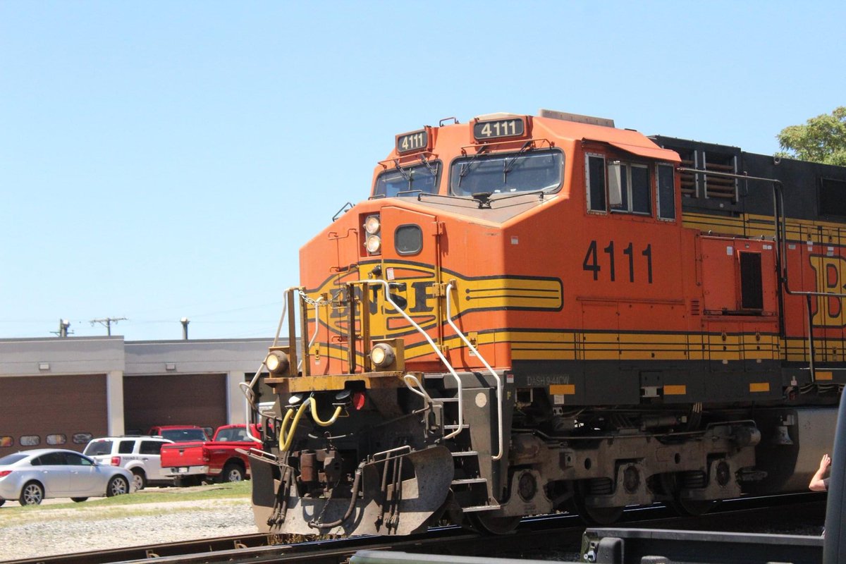 buckeye_and's tweet photo. Just some shots from Railfest in @CityofMuncie yesterday. #railfan #freightmovement #muncieindiana #railfest #norfolksouthern #trainspotting https://t.co/PCLX3akH1N
