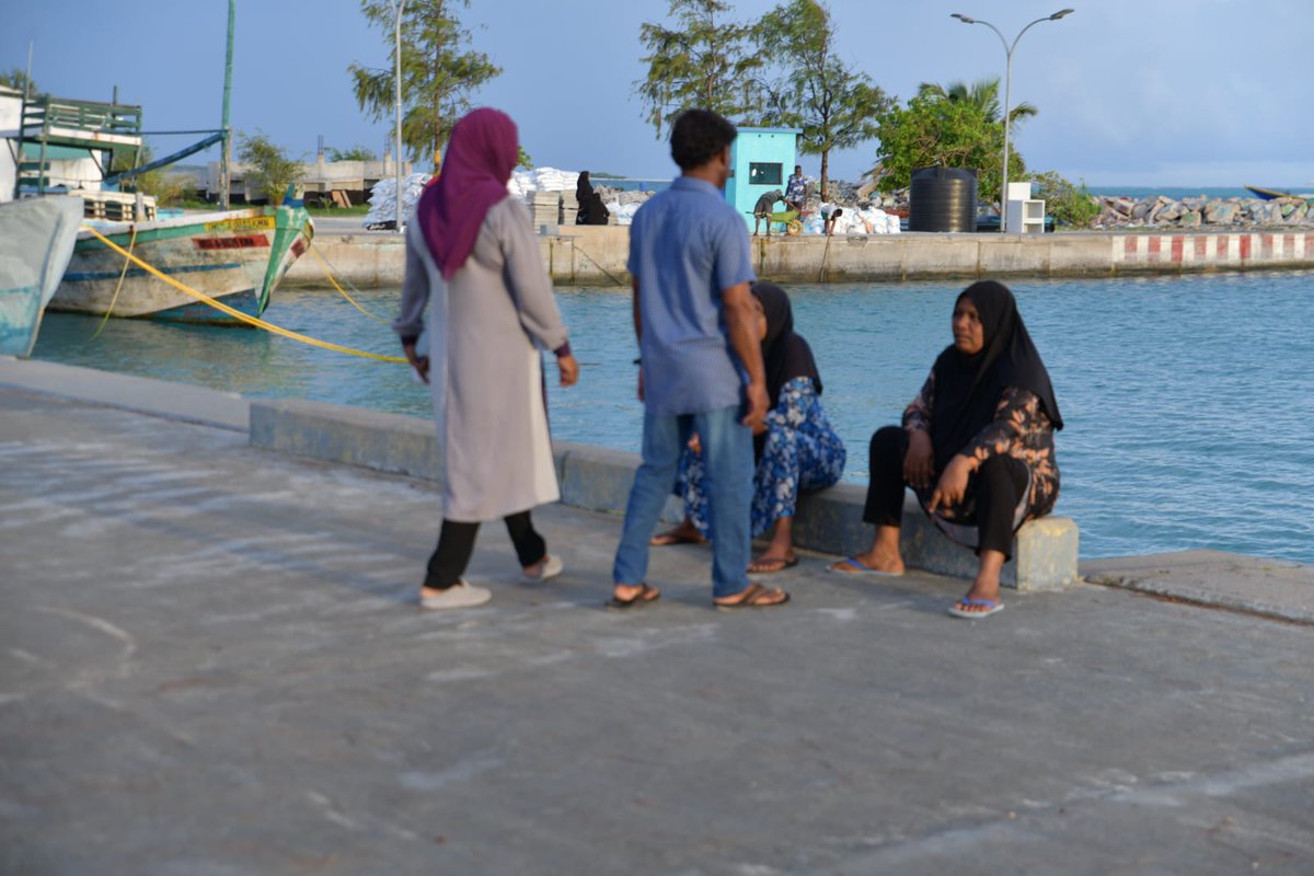 MNP_Secretariat's tweet photo. އެމްއެންޕީގެ ކޮމަންޑޫ WDC ގެ ކެންޑިޑޭޓް ޒައީމާގެ ކެމްޕޭންގެ ޑޯޓުޑޯ މަސައްކަތުގެ ތެރެއިން: ކޮމަންޑޫ ފާހަގަވެފައި ވަނީ އެމްއެންޕީގެ ފިކުރަށް އަބަދުވެސް މަރުޙަބާ ކިޔާ ރަށެއްގެ ގޮތުގައި

#VoteMNP #VoteZaeema #Vote1 ✅1⃣ https://t.co/xixnISKmFJ