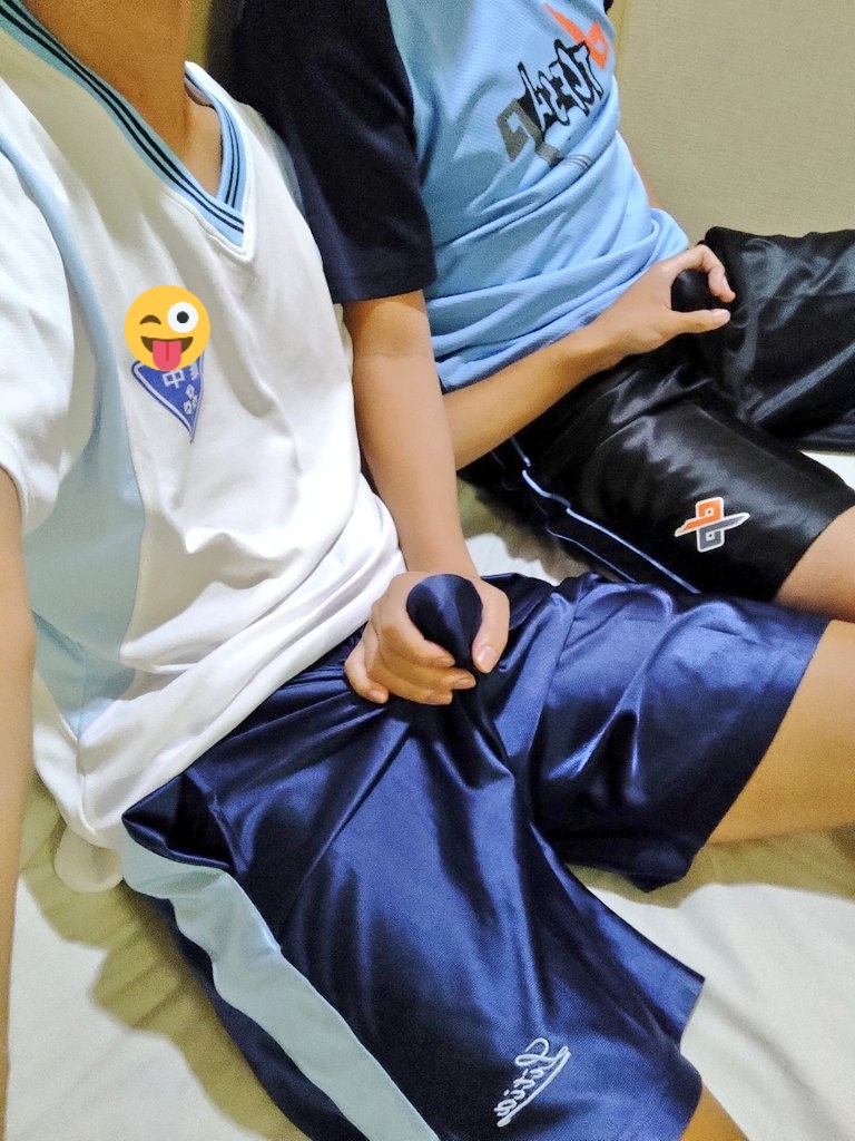 mmaxxx86's tweet photo. 當雄中底迪遇到中一中底迪@KErRA6OXRXon3Wp（然後下一秒又變雄中底迪🤣），會蹦出什麼新滋味ㄋ https://t.co/A2wUZHWDpc