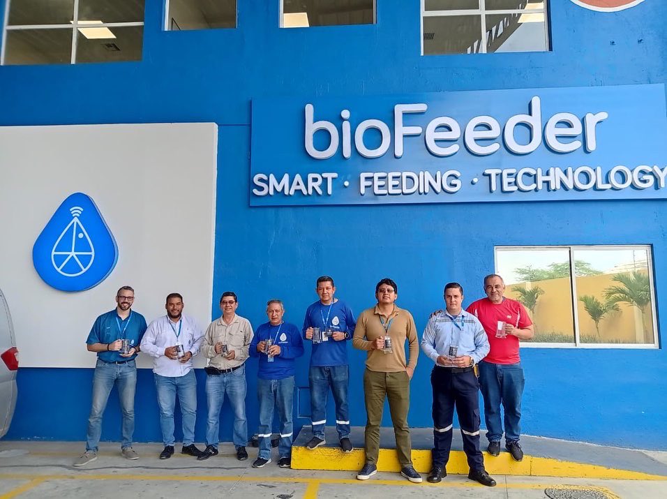 bioFeeder_Ec's tweet photo. En #bioFeeder celebramos a papá 🥳👔💼 Felicitamos a todos los súper papás el día de hoy! Gracias por el esfuerzo inalcanzable día a día 🙌🏼✨

#felizdiapapa #felizdiadelpadre #diadelpadre #papa #padre #acuicultura #camaron https://t.co/ljaCgAcWmz