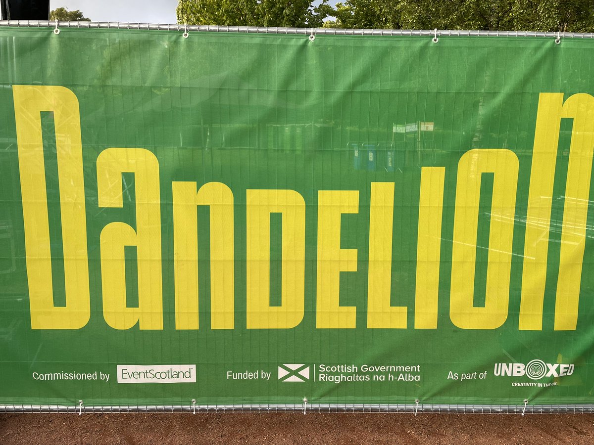 SBCLfS's tweet photo. 🤩👏👍🤩to everyone involved in #DandelionFestivalGlasgow #KelvingrovePark We look forward to schools &amp; communities across  @scotborders getting involved in the coming months @SBCEducation1 
#UNBOXED2022 #AnythingGrows @alchemyfilmarts @unboxed2022 @KSBScotland @DandelionScot https://t.co/ymduXbYEHA