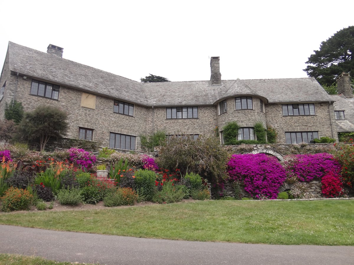 CarlaneCourt's tweet photo. Visit to Coleton Fishacre, Kingswear. Great day out from Carlane Court #slapton , #SouthDevon. 2 bed &amp; 3 bed barn conversion accommodation available. Parking &amp; #evcharging also available. #booknow  via https://t.co/saxVrvs3Qc or ring 07877 424108/07855 967452 https://t.co/BAkyl1HElb