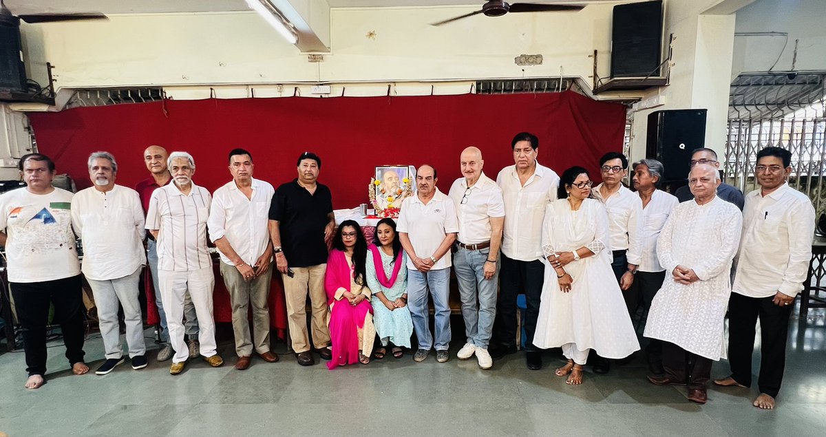 AnupamPKher's tweet photo. Announcing: #AliPeterJohnScholarship! In memory of my friend &amp; veteran film journalist Ali Peter John at my school @actorprepares! He was the first person to write a piece on me even before I made it. We were friends for 40years! He was kind, generous &amp;  shouldn’t be forgotten!🙏 https://t.co/d8JS3Ic4jH