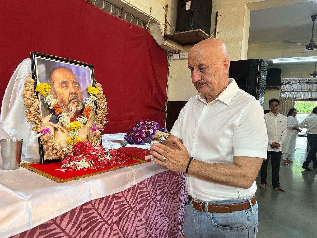 AnupamPKher's tweet photo. Announcing: #AliPeterJohnScholarship! In memory of my friend &amp; veteran film journalist Ali Peter John at my school @actorprepares! He was the first person to write a piece on me even before I made it. We were friends for 40years! He was kind, generous &amp;  shouldn’t be forgotten!🙏 https://t.co/d8JS3Ic4jH