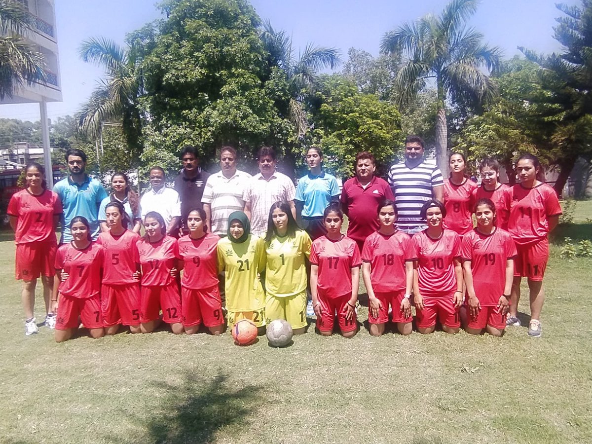 jkfa_1960's tweet photo. JKFA is deputing J&amp;K Women’s U-17 Junior Football Team for participation in the upcoming NFC scheduled to be held at Guwhati from 15th to 27th June 2022. .Mrs Nadiya will accompany with team as Coach,Mr Masood as Manager and Dr. Ritasha as Physio
@nuzhatjehangir@AlokKum36531399 https://t.co/UPWkP7bkSd