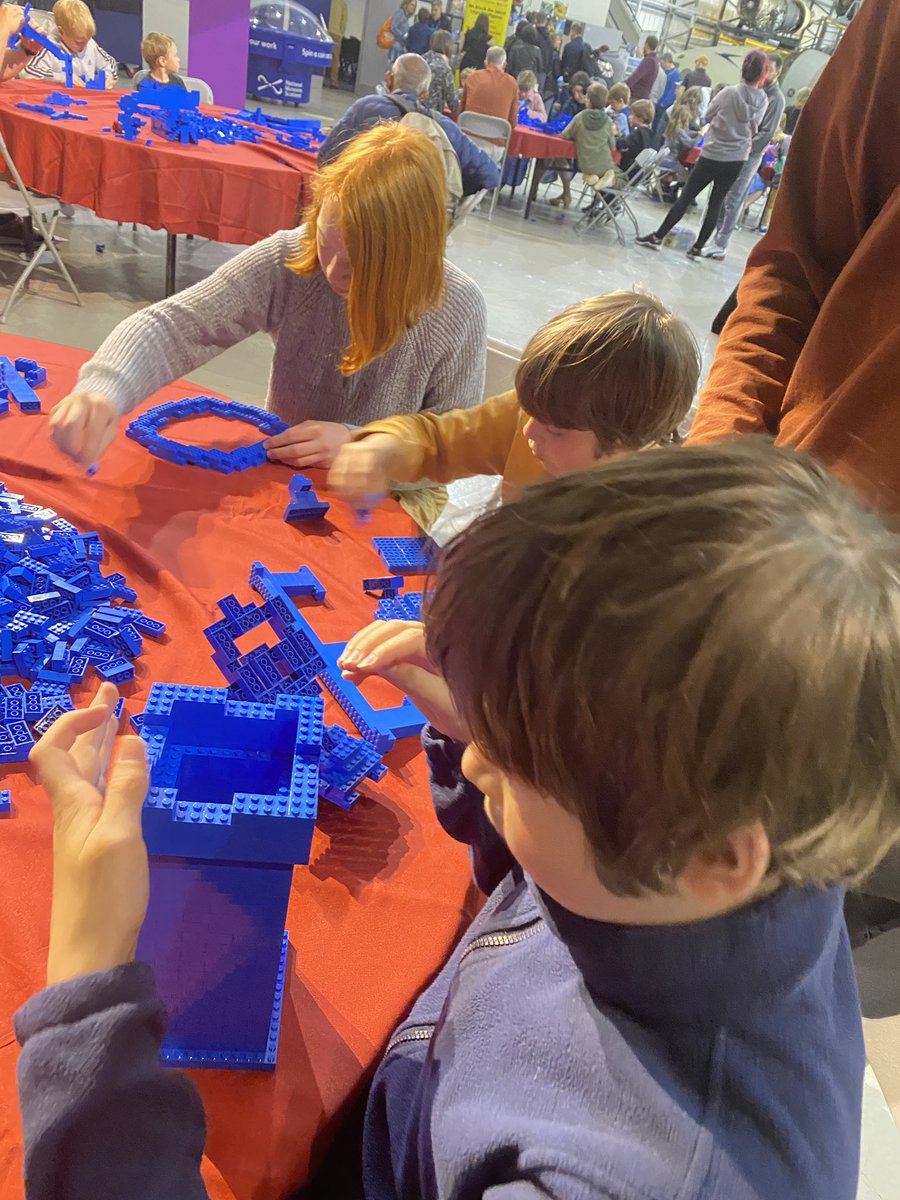 melissaterras's tweet image. Fab #awesomebricks day at #museumofflight @NtlMuseumsScot. Some trails, some building ourselves, some admiring of others’ creativity. Grand day oot!