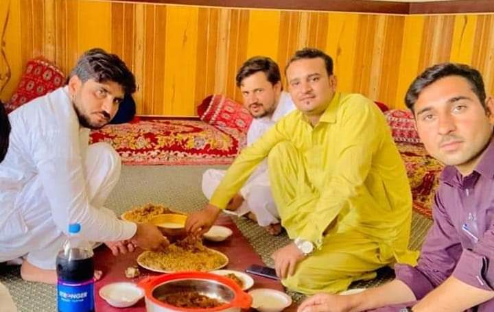 babaksardar's tweet photo. د امن دشمنان
 د پښتنو ځوانان نه پري��دې ـ 
د نوې جنګ تيارې روان دې ـ 
بيا د پښتنو خاوره او پښتانه 
ځوانان وژلې کيګې ـ بې اتفاقٸ
 پښتانه کمزورې کړل ـ 
يو کيګو ګنې ورکيګوـ  
#امن_جمہوریت_ترقی https://t.co/oZJWTSPa4O