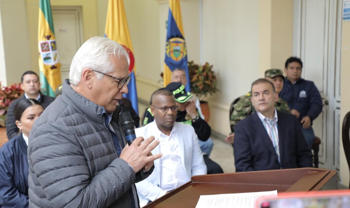 LarrahondoElias's tweet photo. 1. Con entusiasmo y esperanza, instalamos la jornada de elecciones presidenciales en segunda vuelta en todo el territorio caucano, 1.023.586 caucanos y caucanas están habilitados para votar, en las más de 2.900 mesas de votación instaladas en los 42 muncipios. #Elecciones2022 https://t.co/s2wEiNrWFp