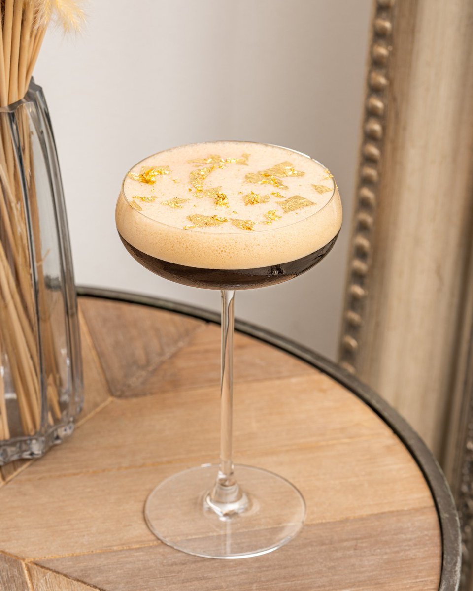 It’s time to raise a glass to all the Dads out there 🥂

Celebrate that special person in your life with an Espresso Martini using our GOLD Artisanal Vodka ✨

This really is a drink fit for a king 👑  See the full recipe here- bit.ly/3lwd80a 

#JJWhitleyVodka