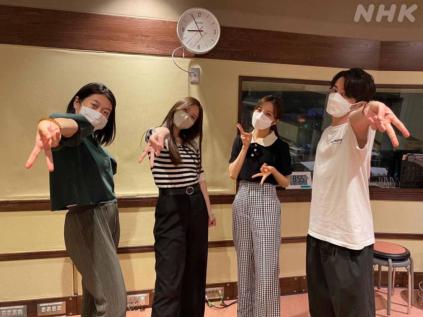 らじらー 集合写真 やんちゃんとギャル 超かわいいー さくちゃんはハードな企画が連続して疲れちゃったみたいです 笑 Nhkらじらー 早川聖来 金川紗耶 遠藤さくら T Co P3dppac3dm Twitter