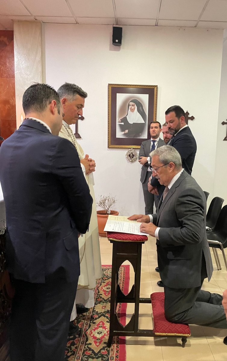 En la tarde/noche de ayer tomó posesión la nueva Junta de Gobierno de la Hermandad, encabezada por D. Agustín Martín Reina, nuevo Hermano Mayor.
#ElOlivo #Écija #ElAmor