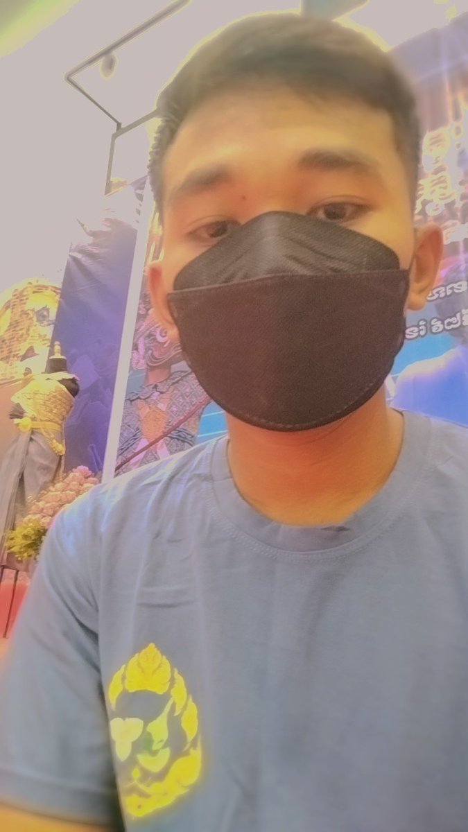 DVan01574266's tweet photo. ចង់មានអ្នកបបួលដើរលេងដែល😟 https://t.co/xYLKrOASFp