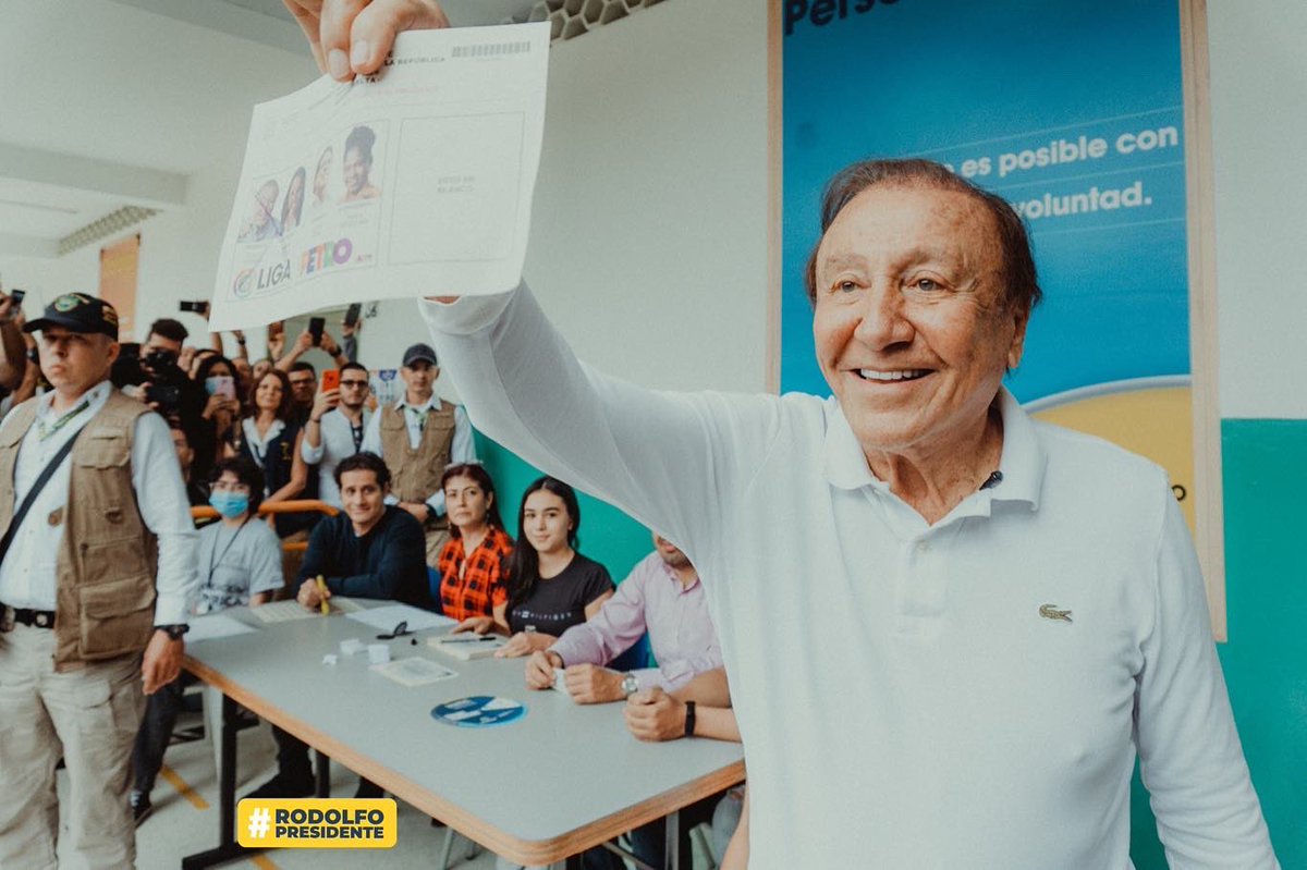 Colombianos, este voto es por ustedes🇨🇴💛💙 

Ya salieron a votar?😊

#RodolfoHernandez #RodolfoPresidente #LigaAnticorrupcion #Elecciones2022