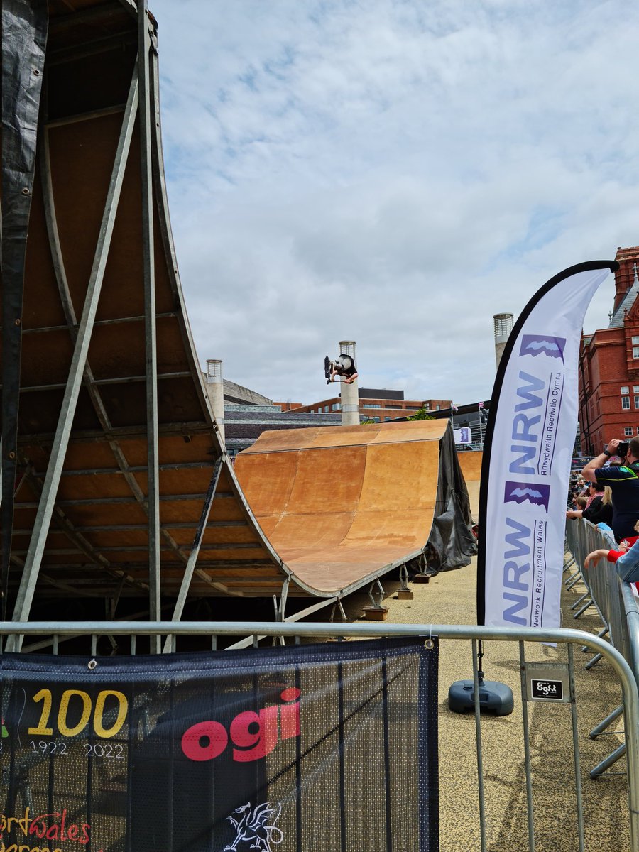 SJACCav's tweet photo. #TeamCAV yn cadw'n bryrur dros y benwuthnos yma - aeloday yn cefnogi @chwaraeonyrurdd ym Mae Caerdydd, @Tafwyl yn Castell Caerdydd a cyngerdd y Stereophonics yn @principalitysta https://t.co/omwRHcrgLW
