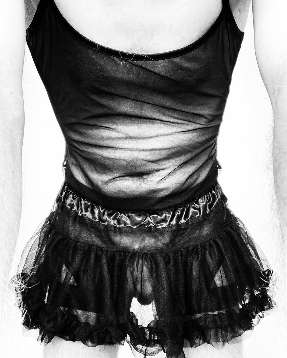 ShowoffJo's tweet photo. Last night‘s outfit at #kitkatclub 🖤

#gay #kinky #crossdressed #mesh #kinkygay #gayskirt #meshskirt #Public_nudity #publicexhibitionism #clubbing #showoff #guysthatshowoff https://t.co/tmmsT16cQy