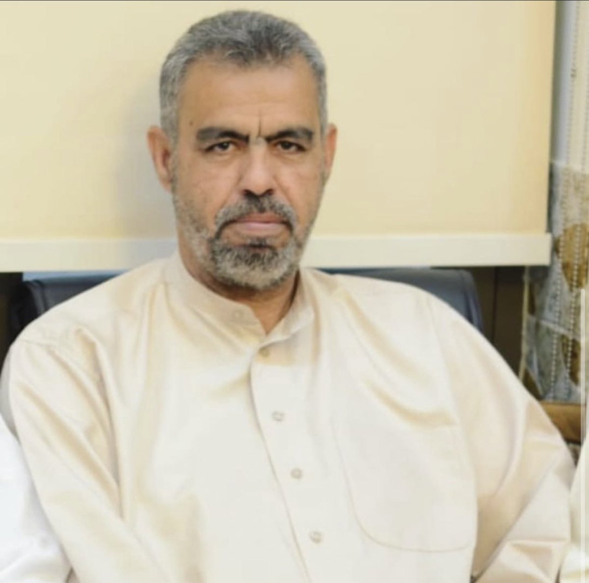 دُمت عزيزي وعُزتي وعزي فأنت حبيبي الأول ، وعيني الثالثة ، وملجأي بعد الله ، طاب بِك العُمر يا سيّد الرجال وطبت لي عُمرًا يا أبي. 🖤
#يوم_الاب_العالمي