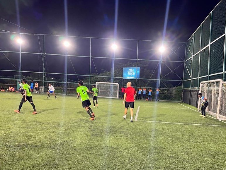 GaizkaToquero_2's tweet photo. Primeras sesiones de trabajo con este excelente grupo de #FootballPlusIndia Buena actitud y muchas ganas de aprender. Bien hecho, chicos! 

#Footballplus #GaizkaToquero #Striker #Laliga #India #Spain https://t.co/QpFgJtshR0