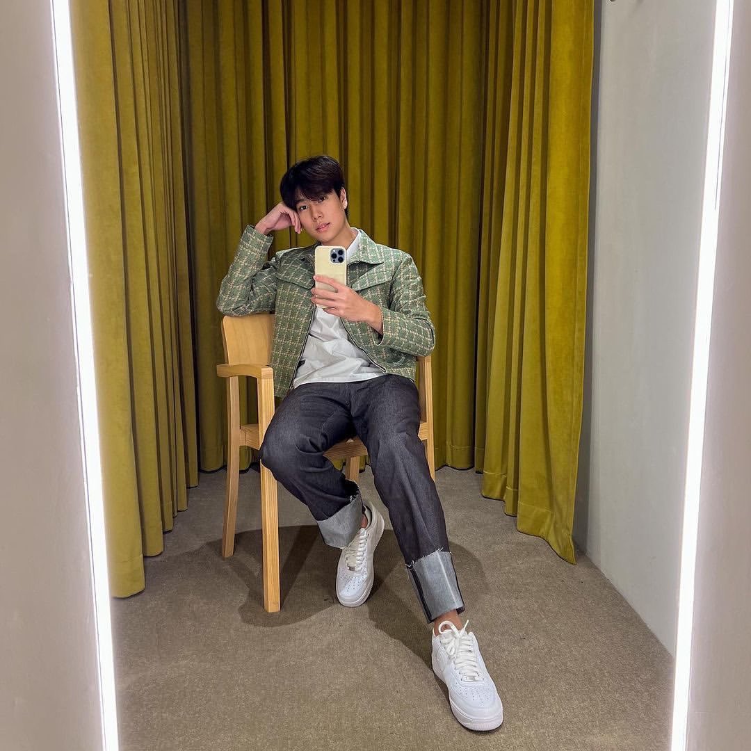ppnaraviet's tweet photo. [ pmith IG Update ] 

" K. @ phuwintang in P.MITH SS22 

#pmith #pmithss22 
#pmithcommunity
#iwearpmith
#phuwintang " 

Ps. Phuwin's clothes are from P.Mith 🤍 The day when he asked us to choose from the three sets of clothes 🐼 https://t.co/orbr3EA1MP