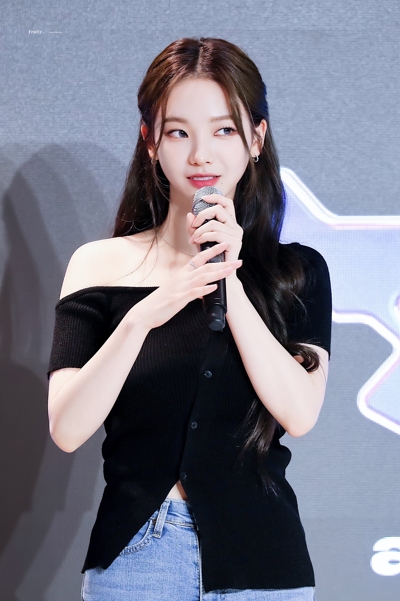 FVnzc1vaUAAKxLR?format=jpg&name=large