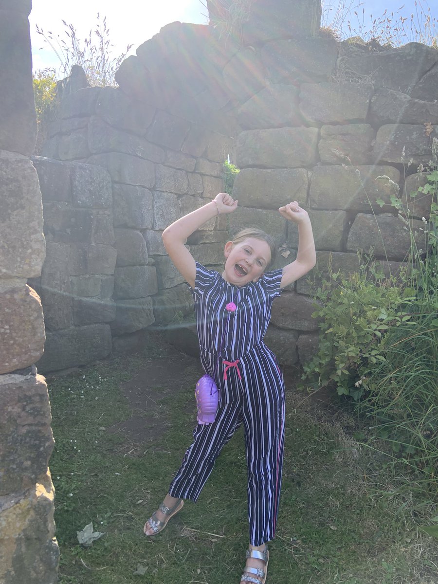 EdadventuresM's tweet photo. @30DaysWild loved exploring #haltoncastle this eve https://t.co/eTNLR3os0v