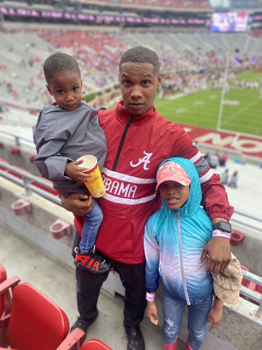 CoachCook51's tweet photo. The best thing that ever happened to me when I had these two!!!!#cookstrong #happyfathersday https://t.co/dnf21XoRnL