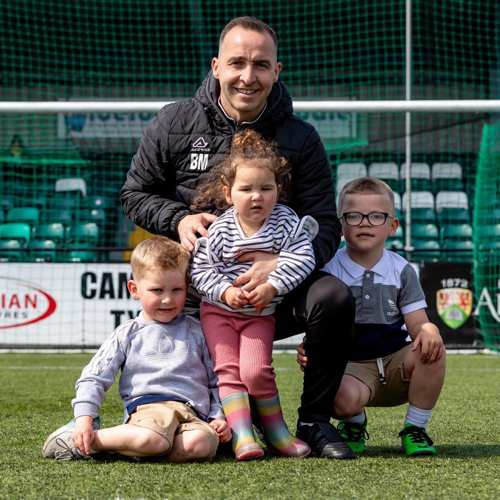 allad18's tweet photo. Happy Father’s Day Dadi 💙 we love you loads 💙💙💗🥰 @barimorgan8 https://t.co/zTNrx8AdBW