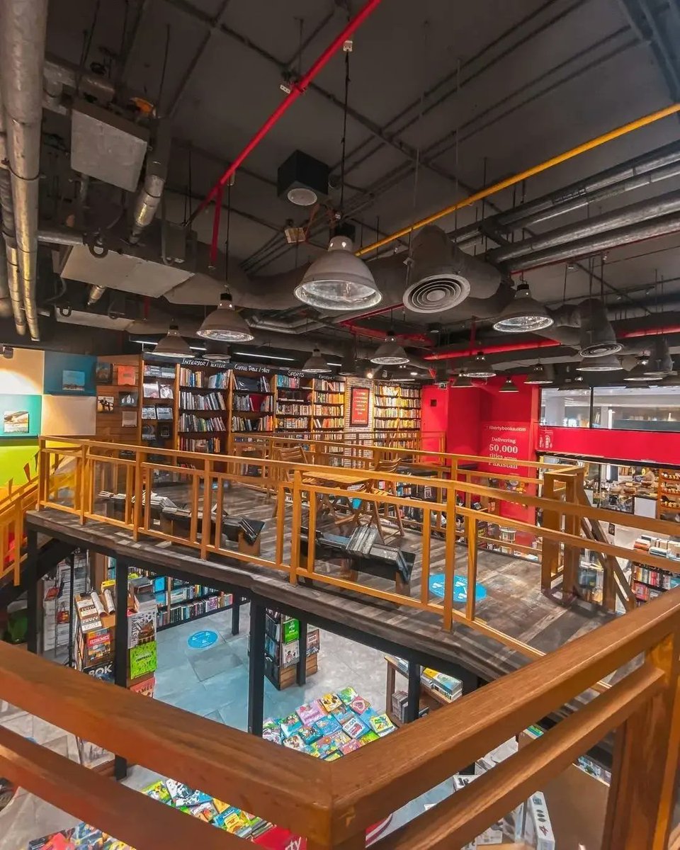 tafreego's tweet photo. Such a vibrant yet calm place, something we all could use these days 🔥 
📍@libertybooks_
[📸: @jeeyagraphy]
#LahoreGuide

#YourGuide #Lahore #Pakistan #PakistanZindabad
#books #bookstore #shopping https://t.co/KGOMzPlVGT