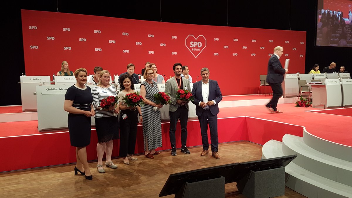 AfaBerlin's tweet photo. Die Bundesvorsitzende der @afa_spd @CanselK wurde beim Parteitag der @spdberlin zur stv. SPD-Landesvorsitzenden und @wiegand_rolf als AfA-Vertreter in den SPD-Landesvorstand gewählt. Die bisherigen Landesvorsitzenden @FranziskaGiffey und @RaedSalehBerlin wurden wiedergewählt. https://t.co/5kS8FJupBU