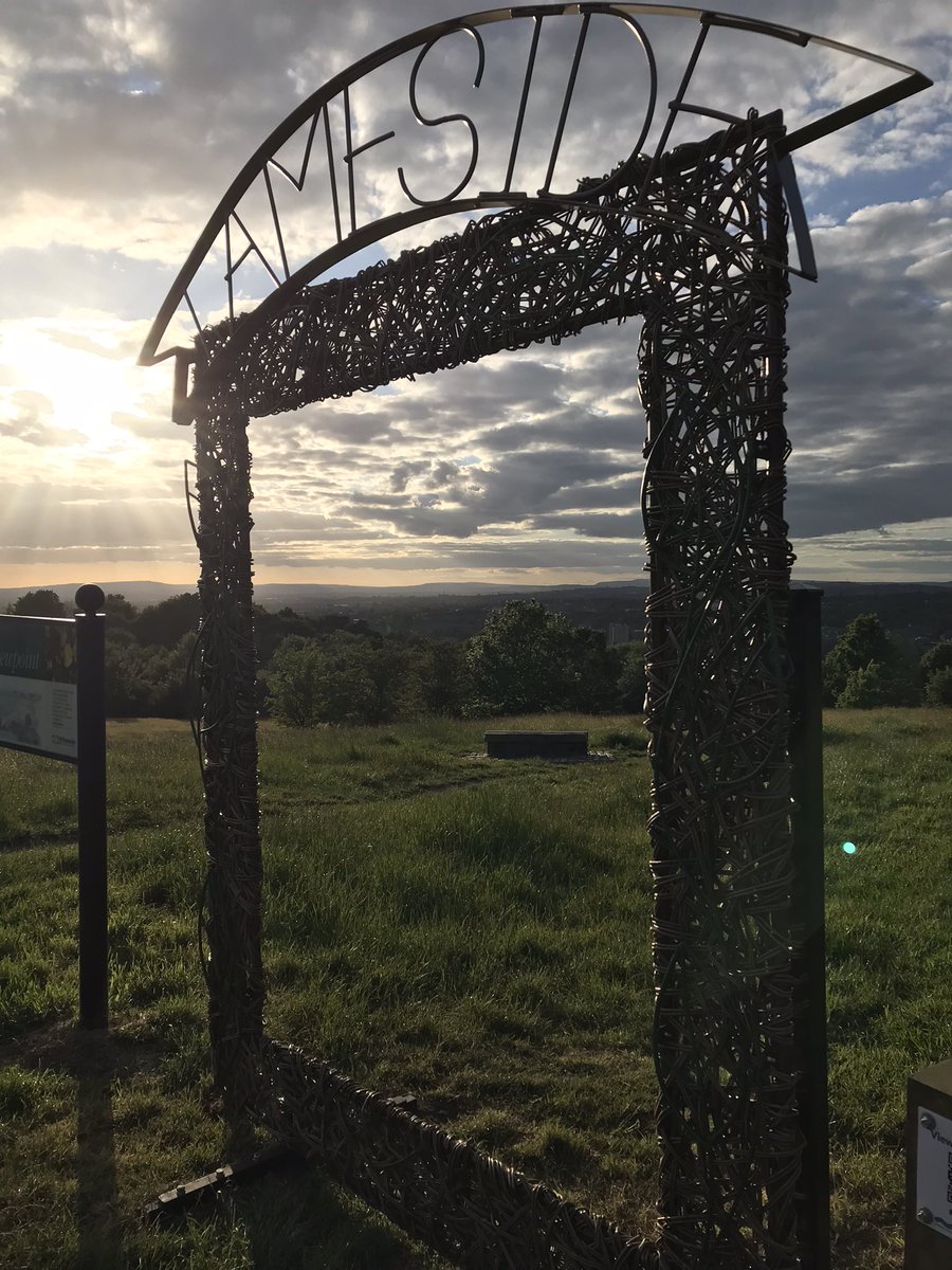 mlaver's tweet photo. Loving the new willow art at the top of Gorsehall hill #InTameside https://t.co/Lc6bMQTn0n