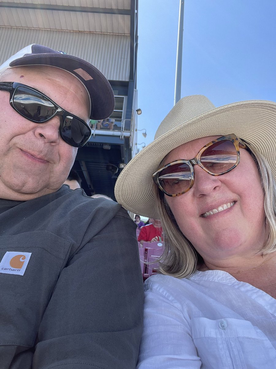 llgk's tweet image. Happy Father’s Day to this baseball loving dad. #kernalsselfie #kernals @CRKernels @arioseph