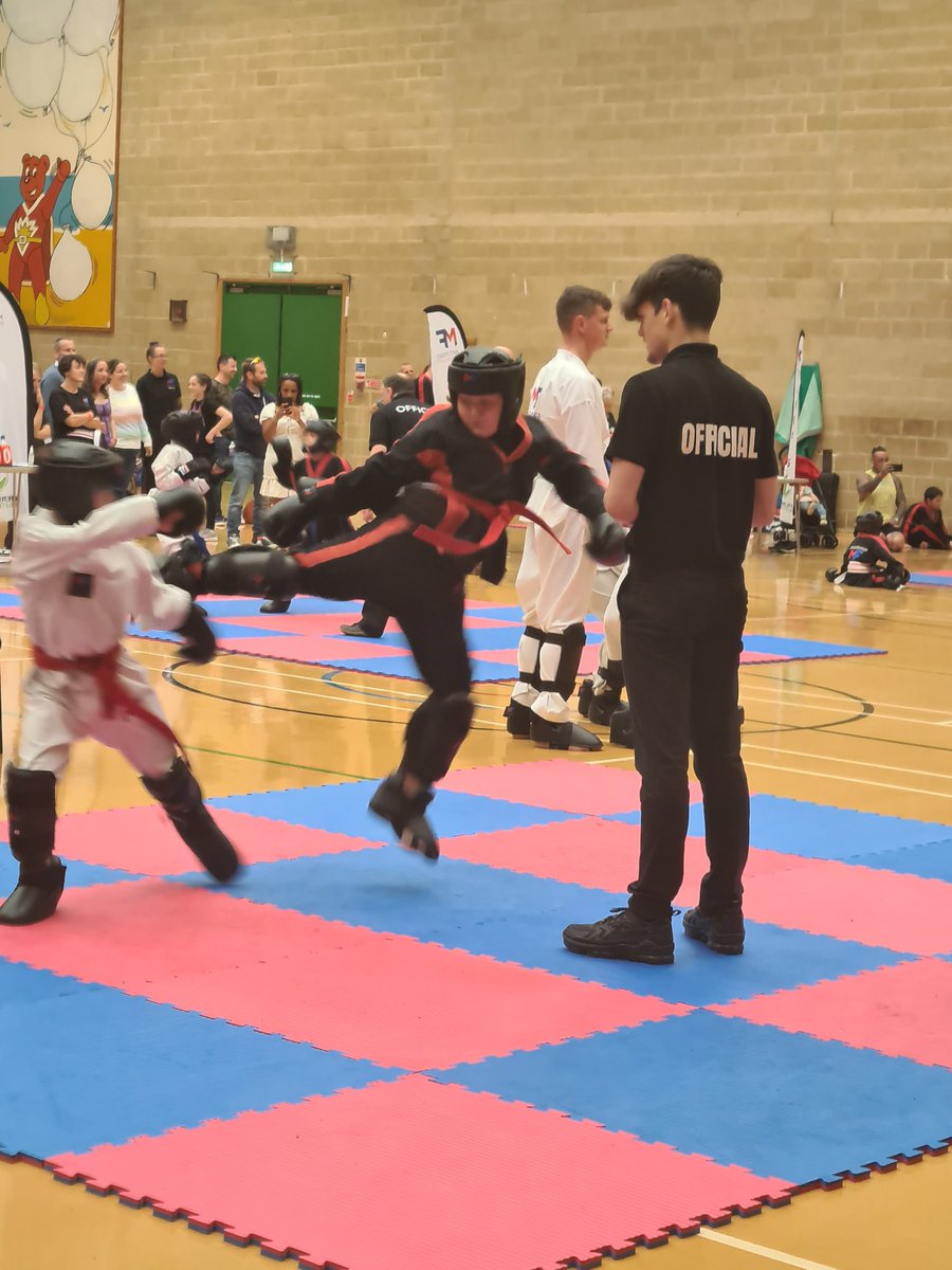 AlisonHewer's tweet photo. @CarlyHendry2 @BPooleStAnnes @IPStAnnes @MBrown_StAnnes
Successful day all round at the South West championship Bronze for James in his hand drills and Gold for Sparring, Harper bought home the medals too!! https://t.co/xdJXpy0kQX