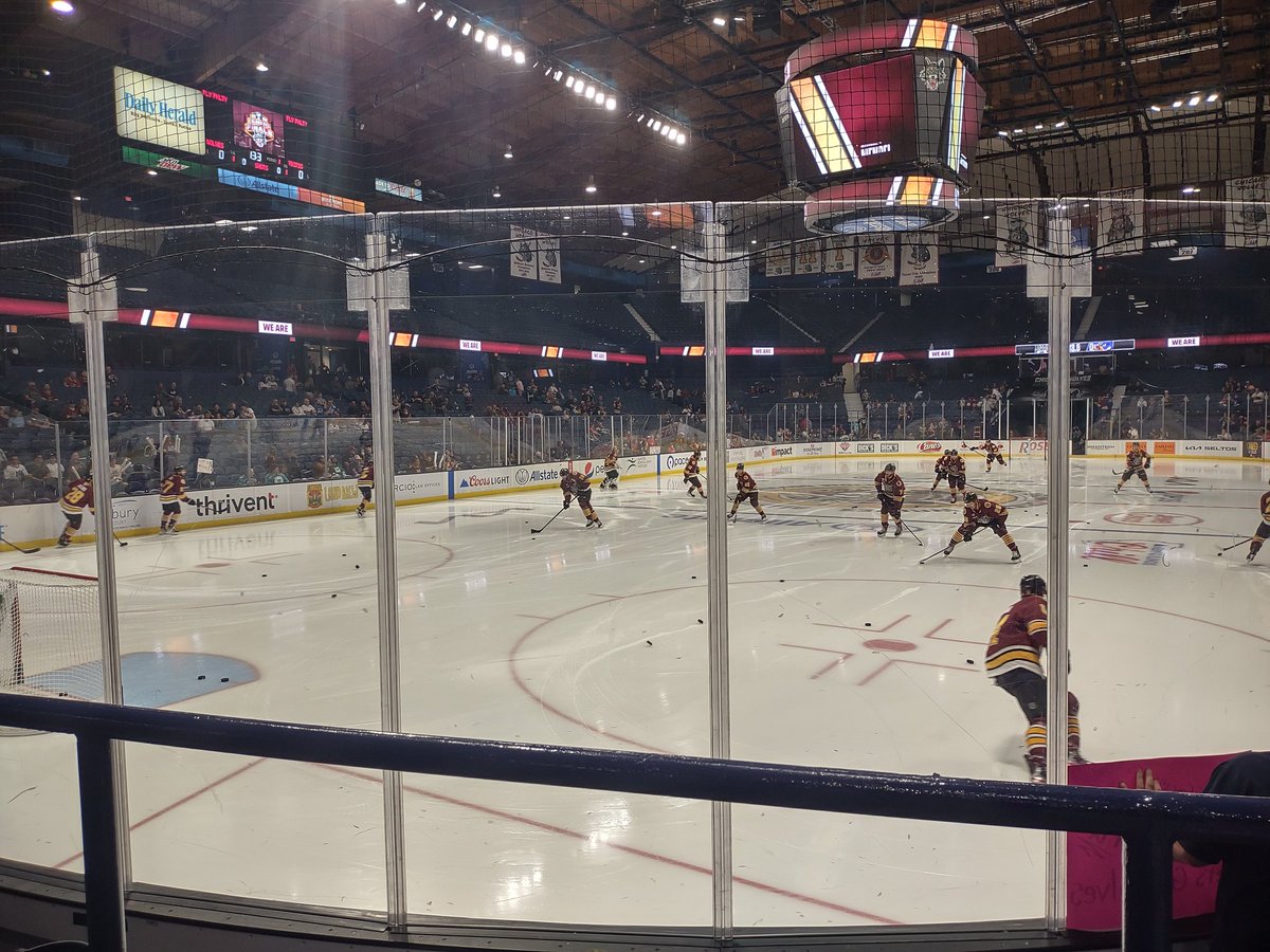 artoo840's tweet photo. Calder Cup Finals!! Let's gooooooooo!! @Chicago_Wolves vs @ThunderbirdsAHL @TheAHL #CalderCup #WolvesGameDay #ChicagoWolves https://t.co/WNAUDWBz0P