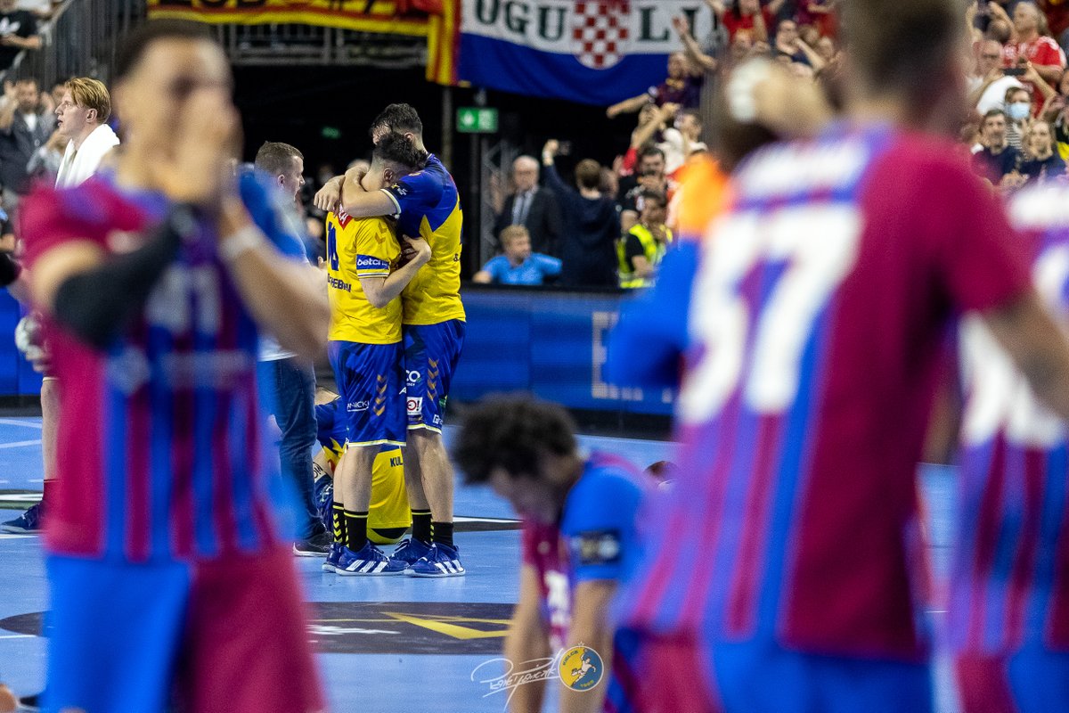 PawelJanczyk's tweet image. Bardzo smutno 🥲🥲🥲

Ogromne szacunek za walkę , postawę i turbo profesjonalizm. 
Za rok to podniesiemy 🏆
#OneMoreTime @kielcehandball