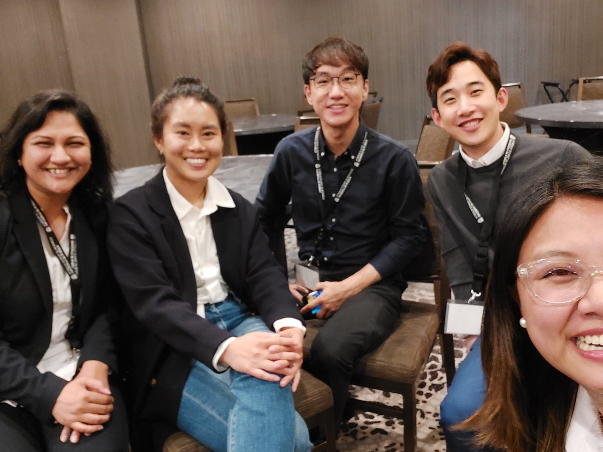 ChuaNathania's tweet photo. The next generation of organization theorists? 🤪 What a wonderful experience meeting and spending time with colleagues and dear friends I know I'll continue seeing for decades to come! 🤍 #AIC2022 @UAlberta @kwjnlee @CrombagBas @Laura_Fey_ @Logan_Crace @AKondayya https://t.co/Dm7zc4DS1f