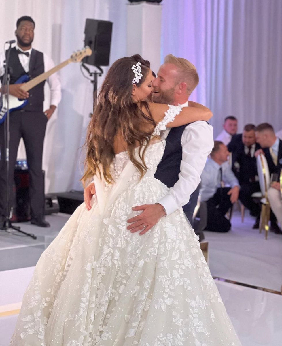 bazzabannan25's tweet image. What a day 😮‍💨 Mr and Mrs Bannan 😍