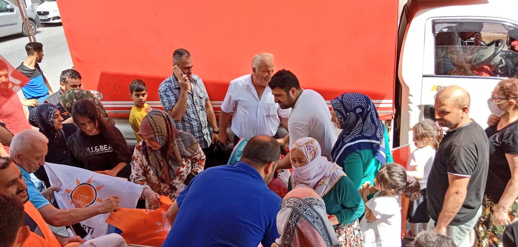 tbuygun1's tweet photo. 📍ESENYURT 

Namık Kemal Mahallemizde AK Nokta da Hemşehrilerimiz ile Biraraya Geldik.  

@erkankandemir @osmannnurika @GiyaseddinGergn @ahmetkaan79 https://t.co/DTFYsOd3zw