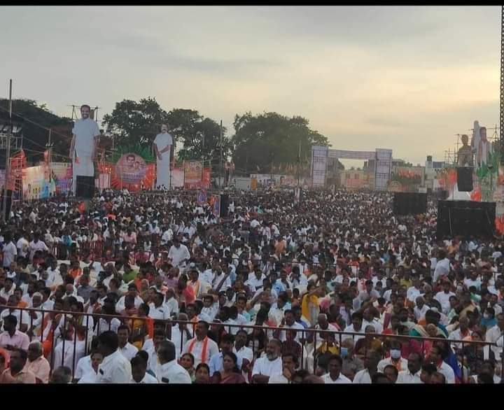 ArunBullet4's tweet photo. கொங்கு செழித்தால் எங்கும் செழிக்கும் என்பார்கள் ...

தாமரைக்கும் அதுதான் ... இந்த தலைவன் கிடைத்த  புண்ணியத்தில்..

தாமரையை  தங்க தட்டில் வைத்து கொண்டாட தயாராகும் கொங்கு மண்டலம்..

பொள்ளாச்சி ❤️

@annamalai_k 
@SangeethaBjp 
@ApJayabal 
@baraneedharan https://t.co/0mNkhmgxZK